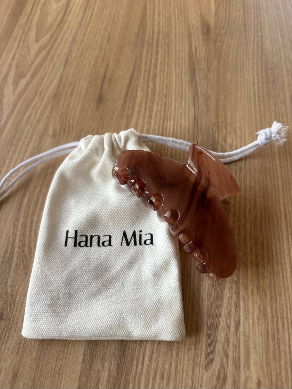Hana Mia Claw Clip - Mocha